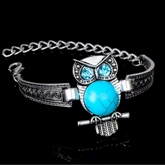 Jewelry - Bohemian Vintage Style Turquoise Delicate Carving Bracelet
womens fashion